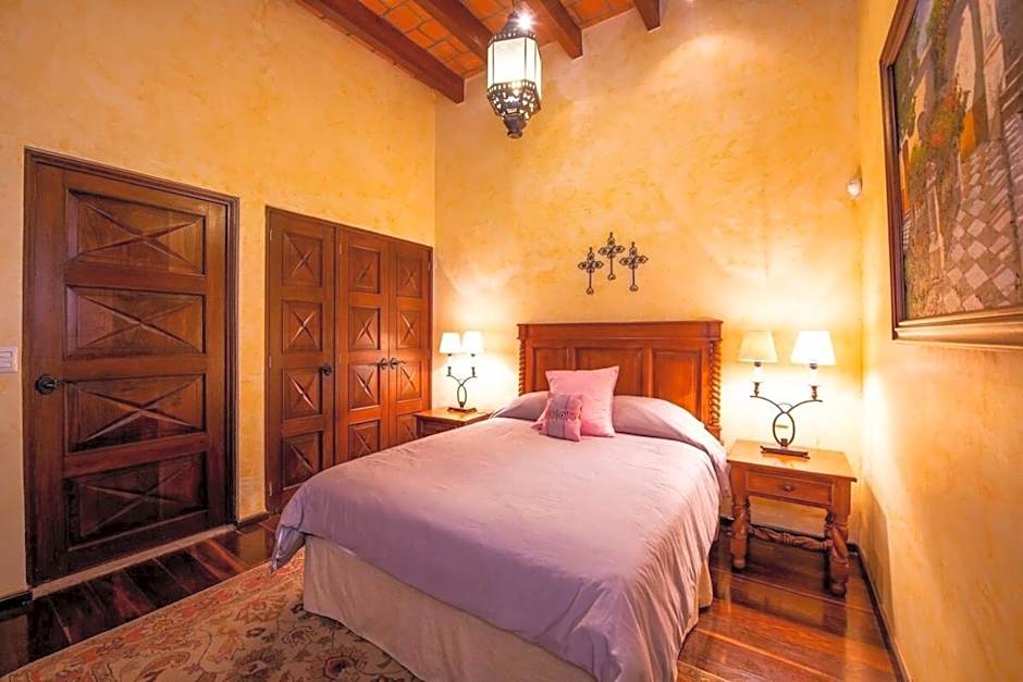 Exclusive Luxury Guest Center House