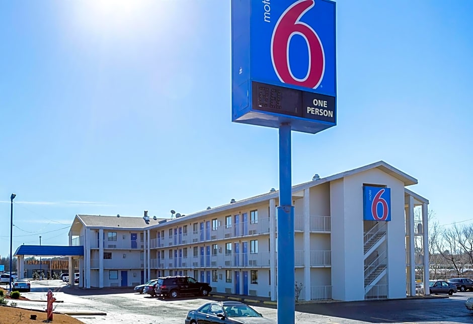 Motel 6 Jackson, MS