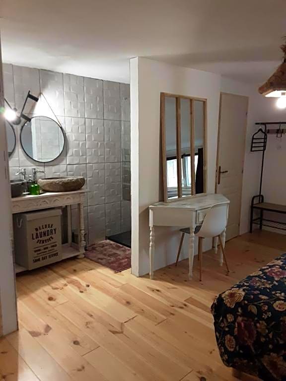 Chambre k au domaine du mont scolan
