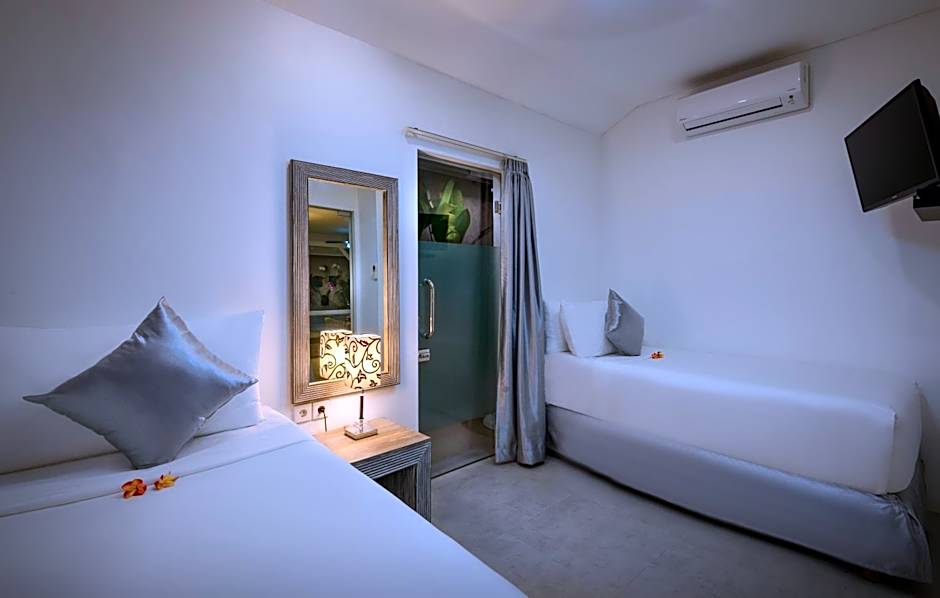 Ozamiz Villa Seminyak by Villas R Us