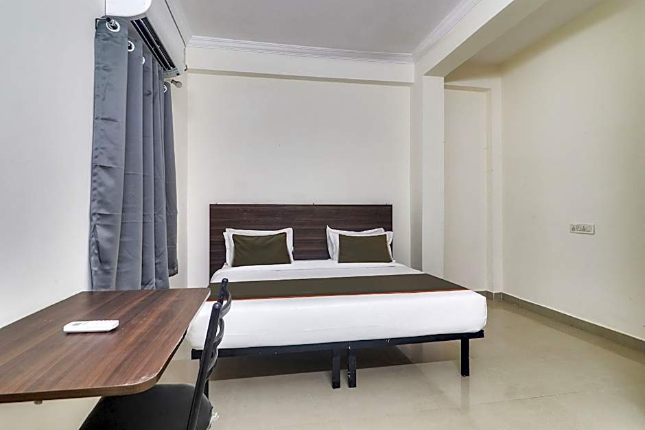 Collection O Hotel SBR Kondapur Near RTO office