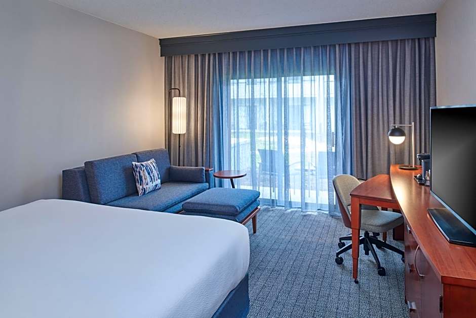 Courtyard By Marriott Detroit Livonia