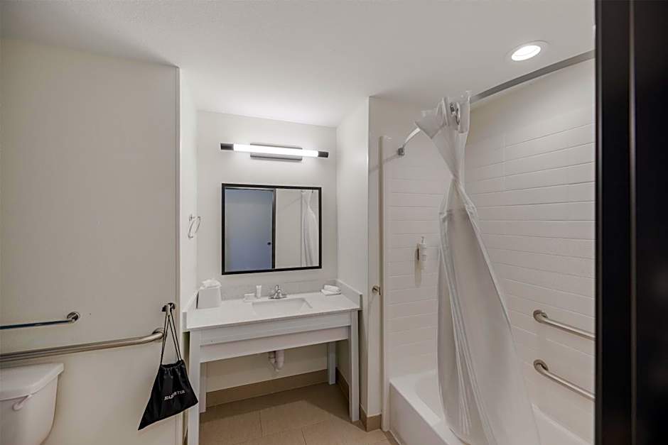 Spark by Hilton Midland South