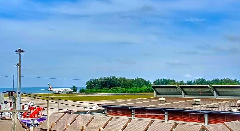 Louis' Runway View Hotel