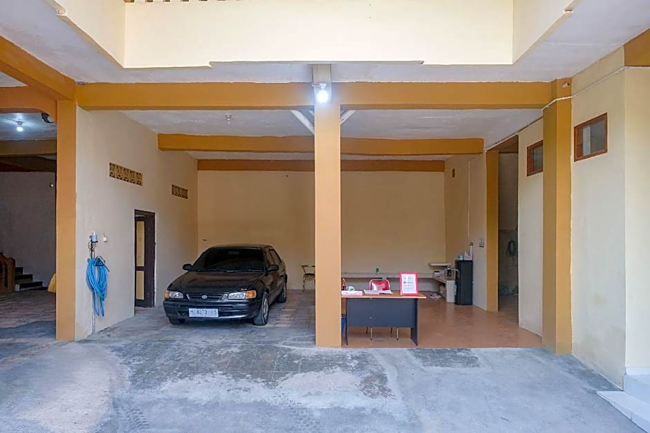 RedDoorz near Alun Alun Klaten