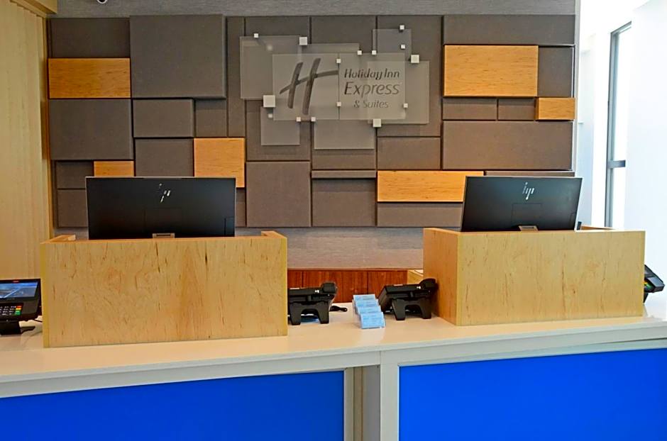 Holiday Inn Express & Suites Franklin - Berry Farms By IHG