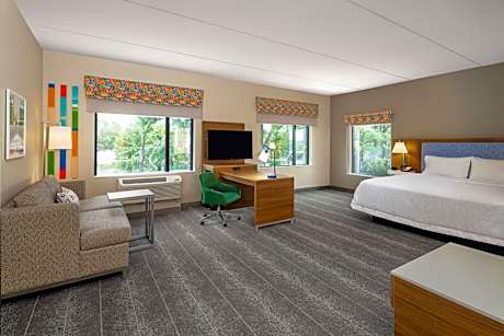 Corner King Suite - Non-Smoking