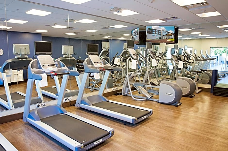 Holiday Inn Express & Suites Greenwood North By IHG