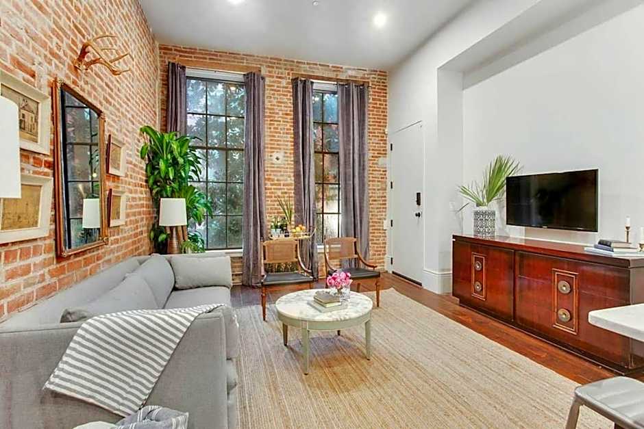 4br Gem On Gravier Close To Dining & Souvenirs