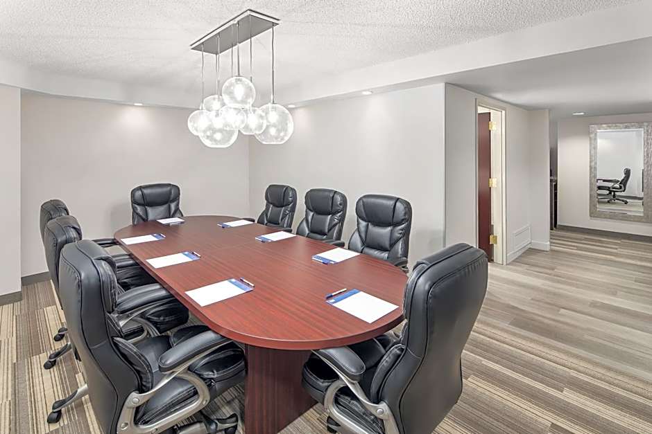 Holiday Inn Express & Suites Greenville - I-85 & Woodruff Rd by IHG