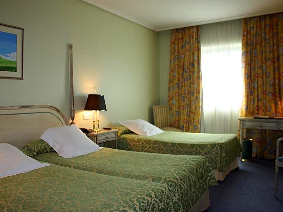 Photo 1 of 3 of Twin Room with Extra Bed