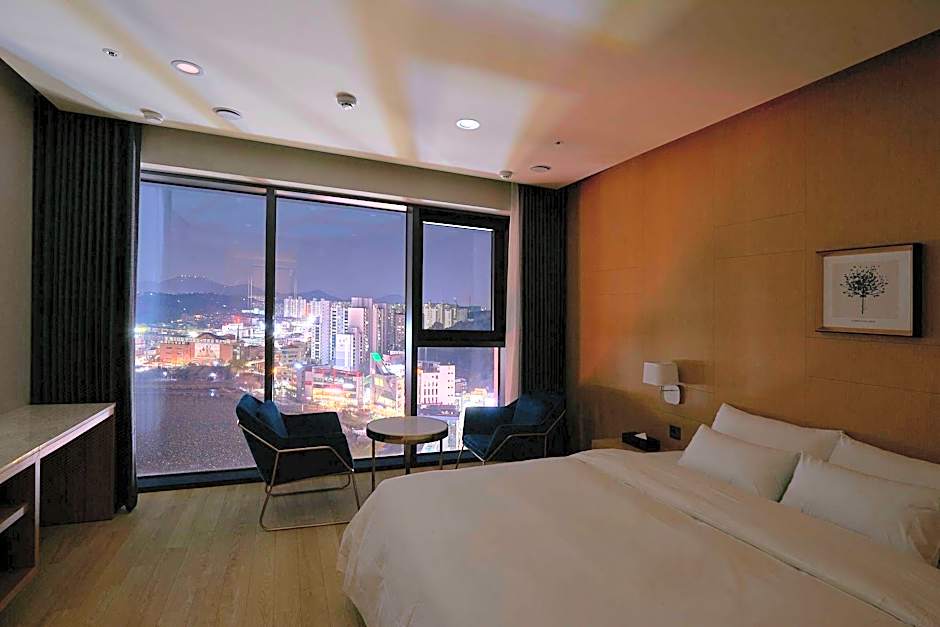 CS Hotel