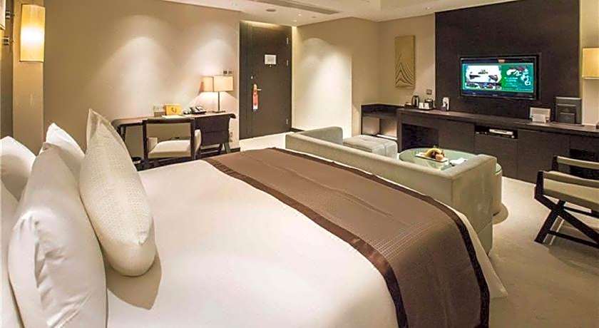 Howard Johnson IFC Plaza Ningbo Hotel