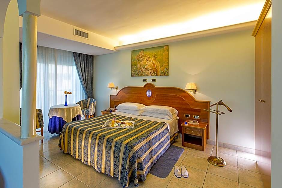 Photo 1 of 14 of Junior Suite, Sea View