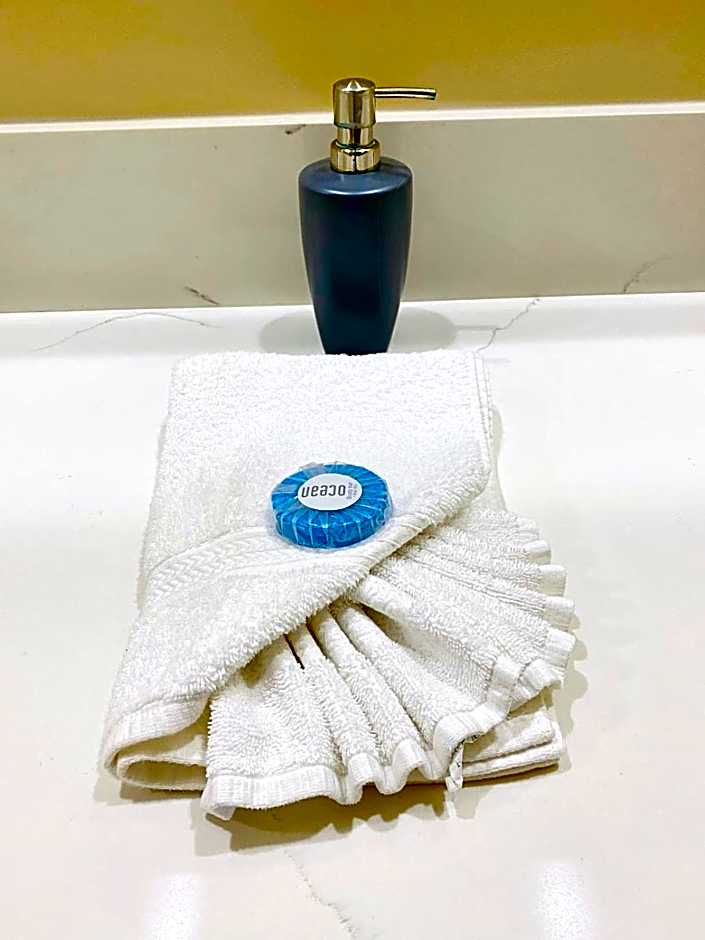 Hamilton Cove-Boho Chic Villa w/Golf Cart...No pets.