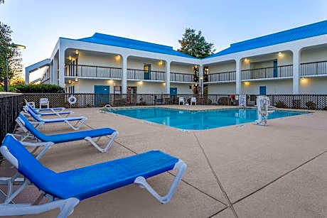 Studio 6 Suites Jacksonville, NC – Camp LeJeune