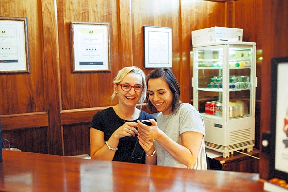 Charleville Lodge Hotel