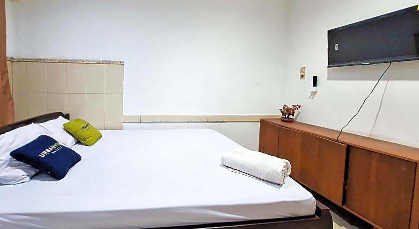 Urbanview Hotel Kusuma Garden Cianjur