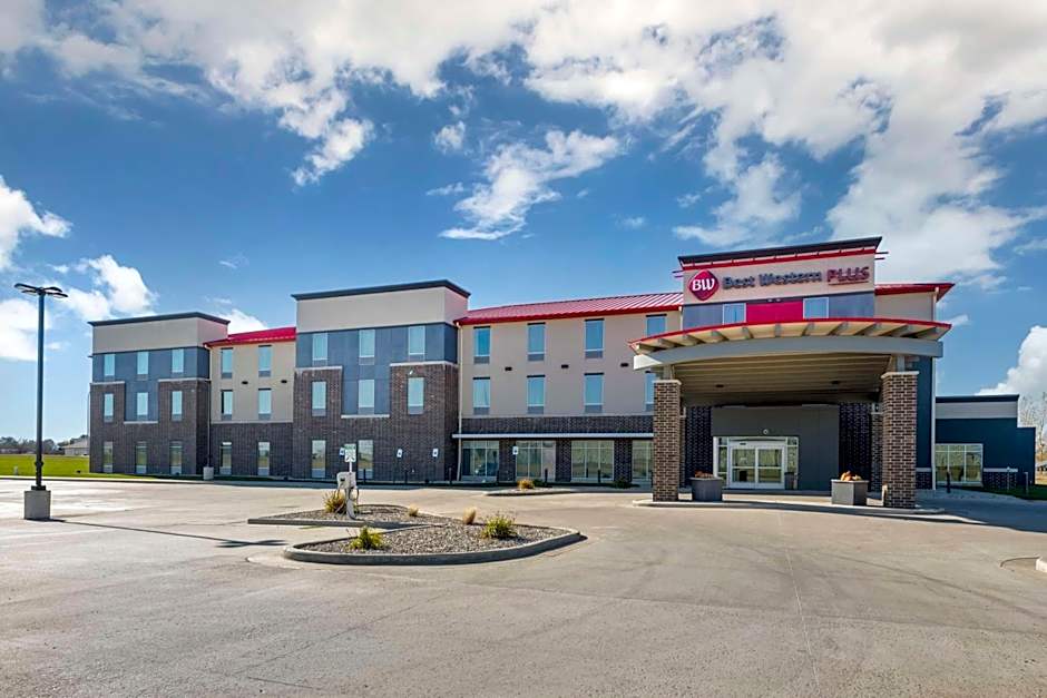 Best Western Plus Lakeview Hotel