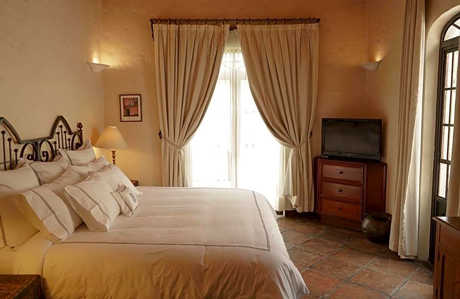 Photo 1 of 13 of Suite, City View