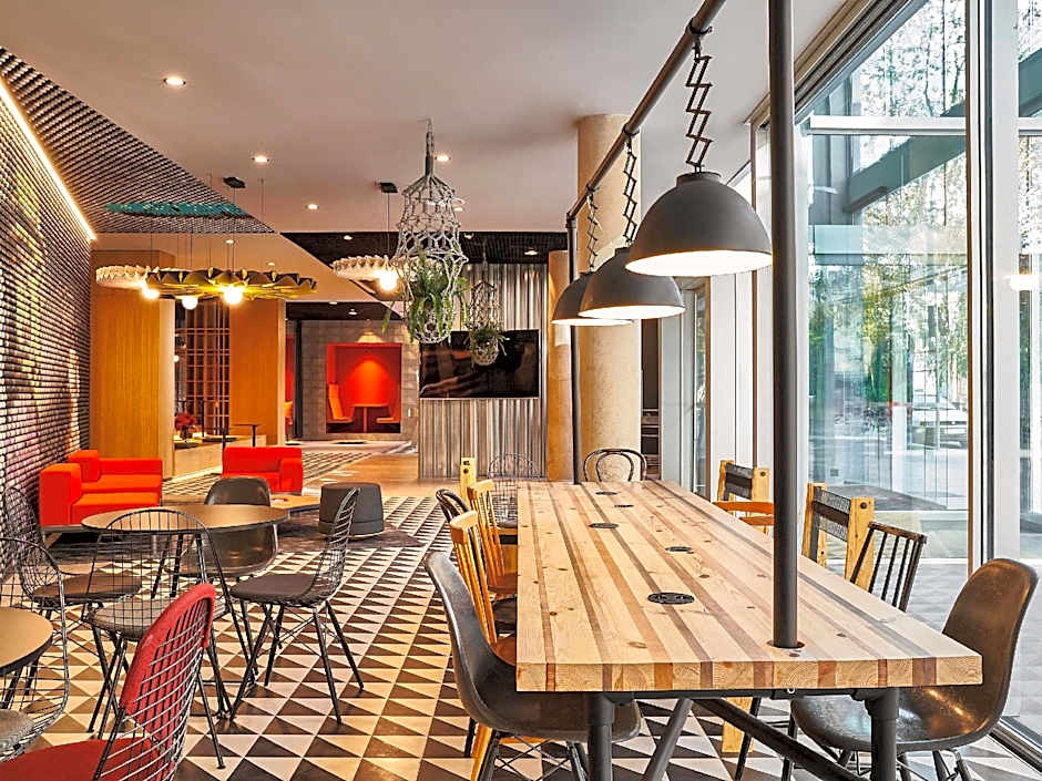 ibis Barcelona Pza Glories 22