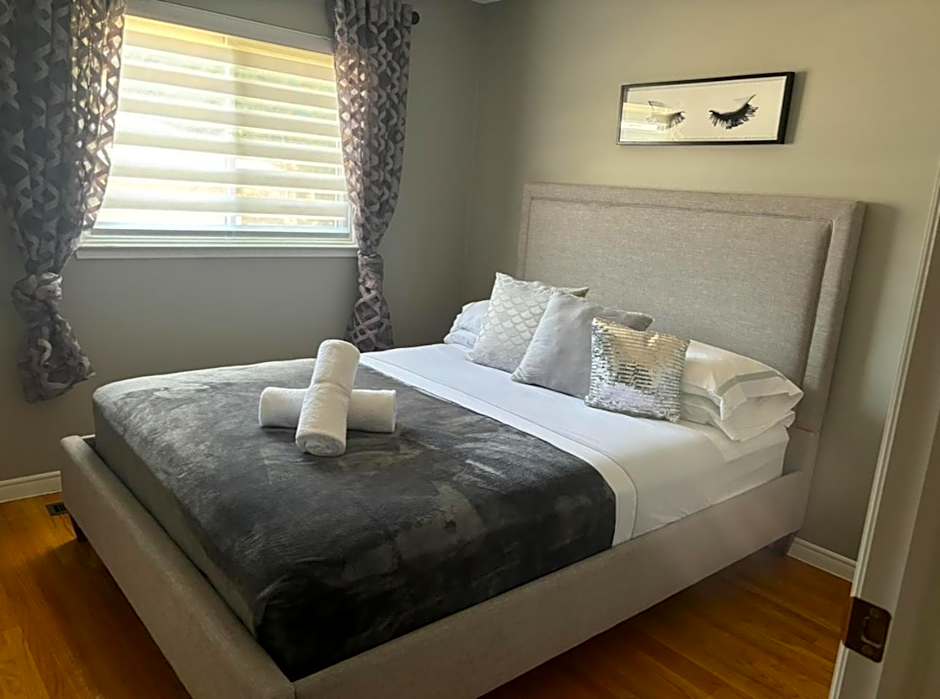 Bright & Cozy 4BR Home for Your Family Stay With Optional Pool Access