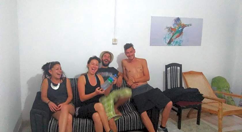 Kingfisher Family Guest & Hostel – Anuradhapura, IA