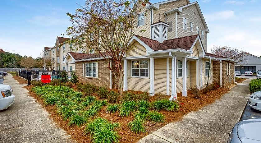 MainStay Suites