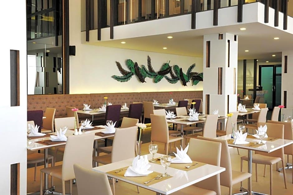 Grand Ratchapruek Hotel