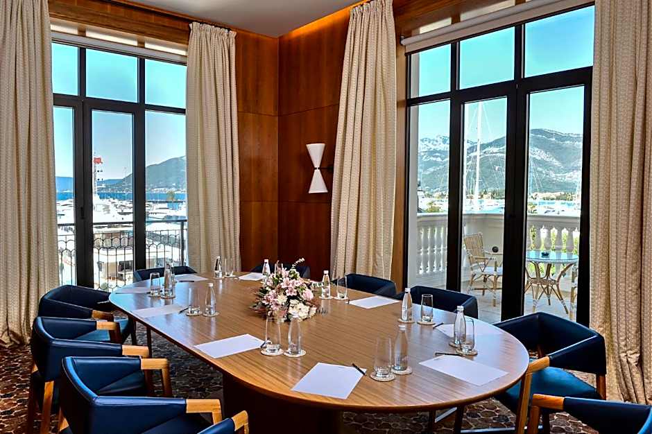 Regent Porto Montenegro By IHG