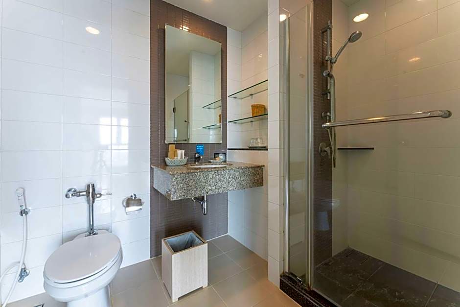 Classic Kameo Hotel & Services Apartment 