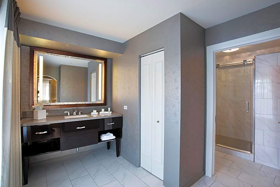 Ambassador Hotel Tulsa, Autograph Collection by Marriott