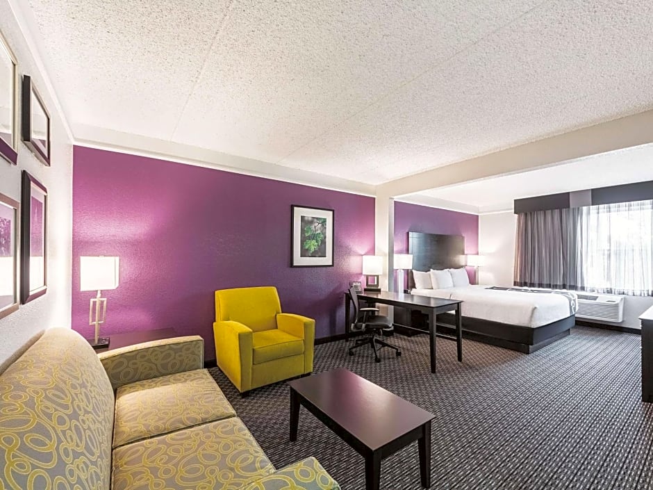 La Quinta Inn & Suites by Wyndham San Antonio Downtown