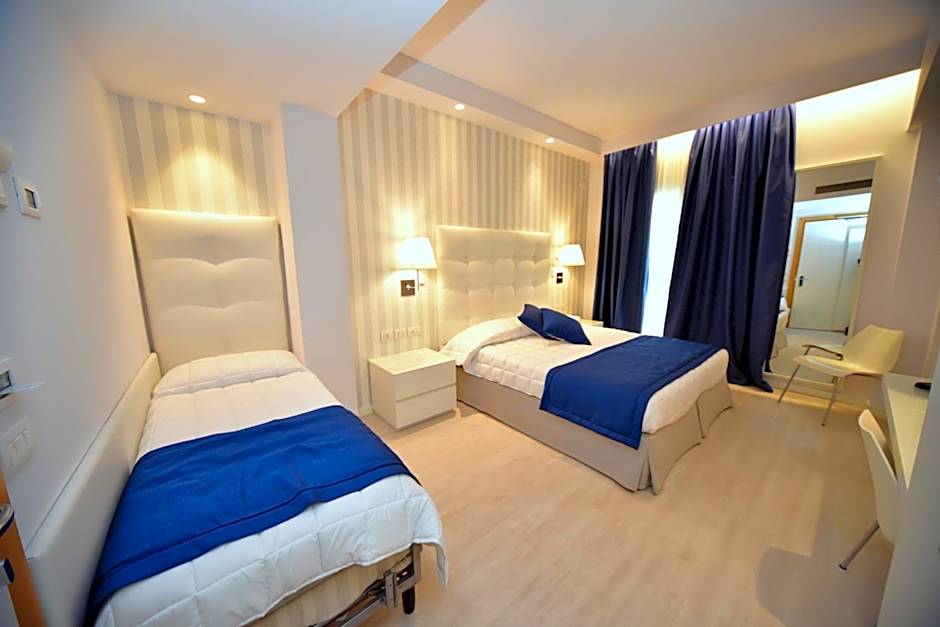 Hotel Fedora Riccione - FRONTE MARE