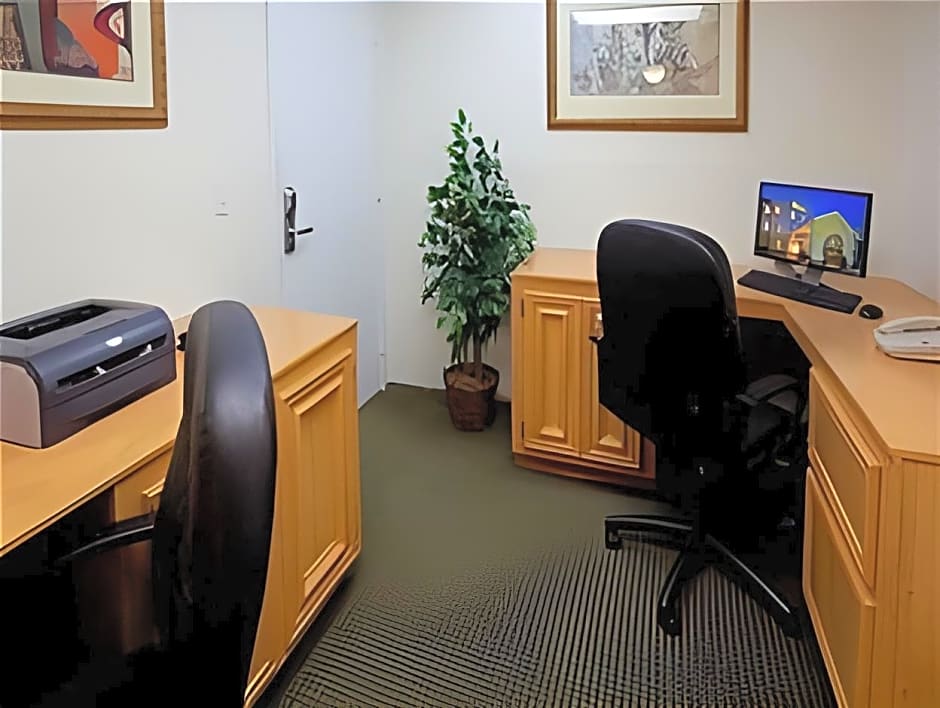 Holiday Inn Express Hotel & Suites Columbus By IHG