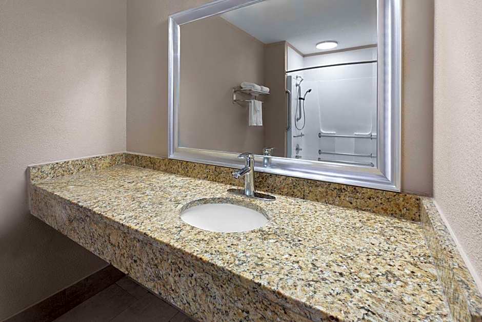 Super 8 by Wyndham Bridgeport/Clarksburg Area