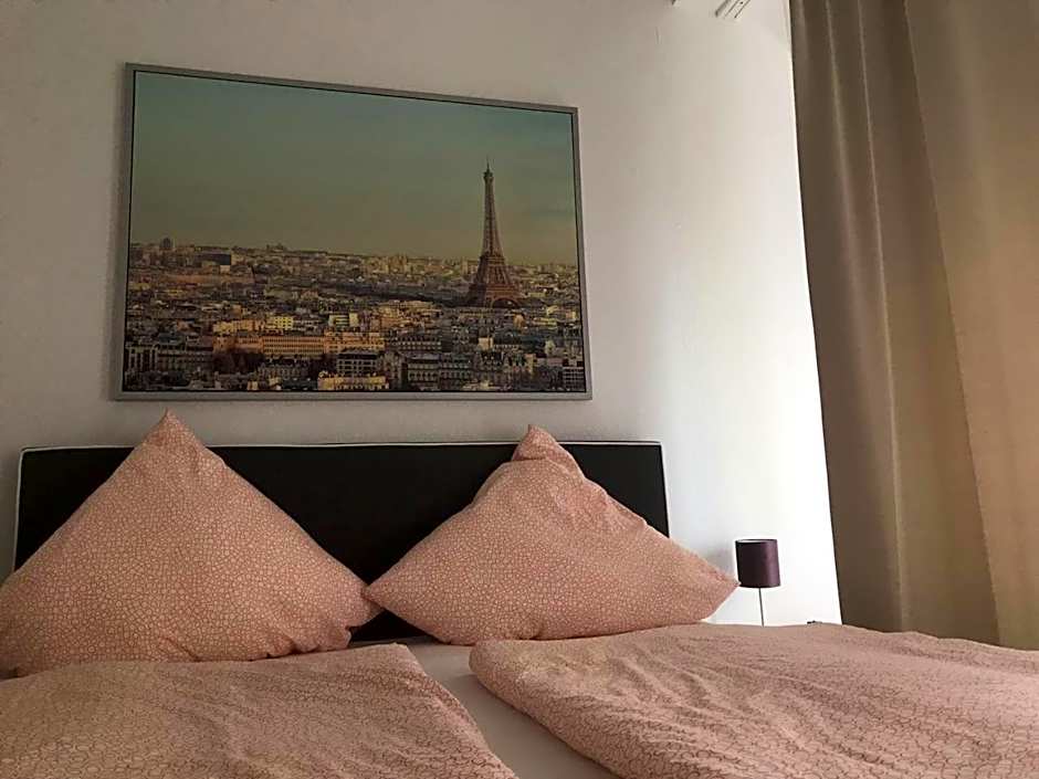 Balthasar Neumann Speiserei & Gästehaus - Zentrum Brühl -E-Ladestation, nähe Phantasialand