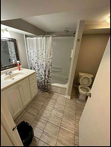 Cozy room near Pickering OPG