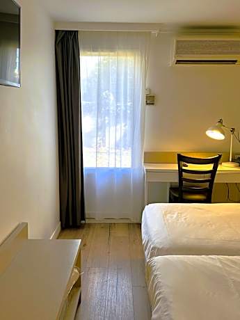2 Single Beds - Superior Room
