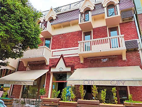 Aparthotel Old City