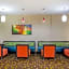 La Quinta Inn & Suites by Wyndham West Little Rock