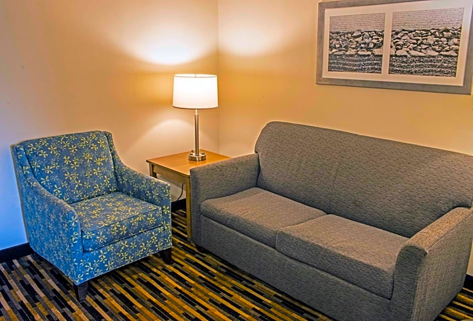 Quality Suites Lake Wright Norfolk Airport