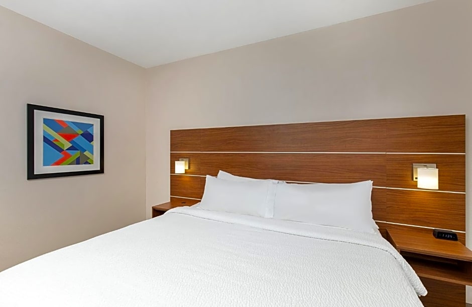 Holiday Inn Express Hotel & Suites Birmingham - Inverness 280 By IHG