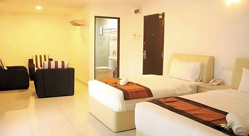 Peach Hill Hotel & Cafe