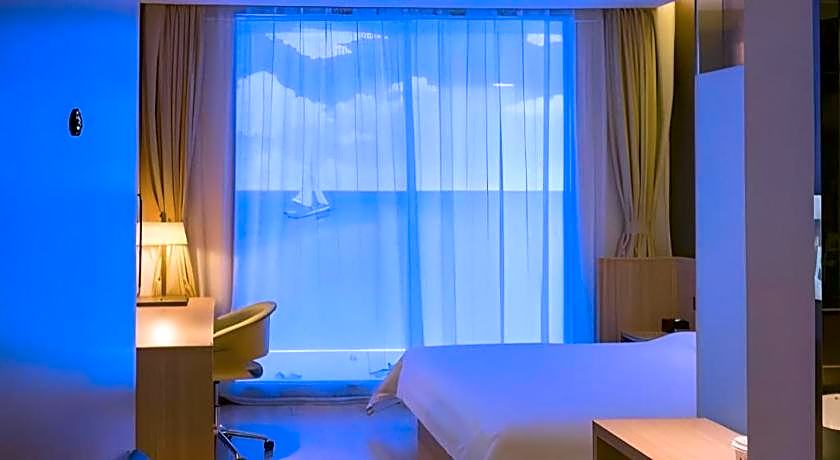 IU Hotel Baoding Goverment Shidai