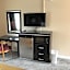 Manhattan Inn & Suites