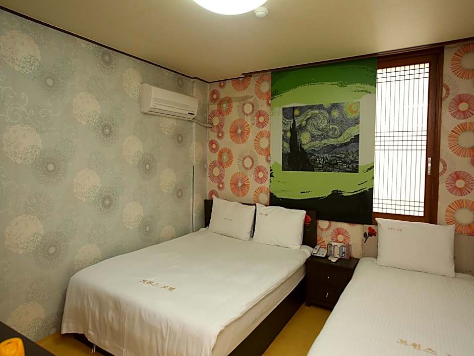 Twins Hotel