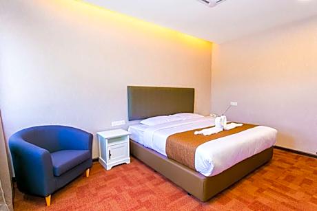 Suite with Lake View
