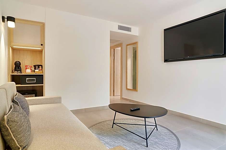 Invisa Hotel Club Cala Blanca