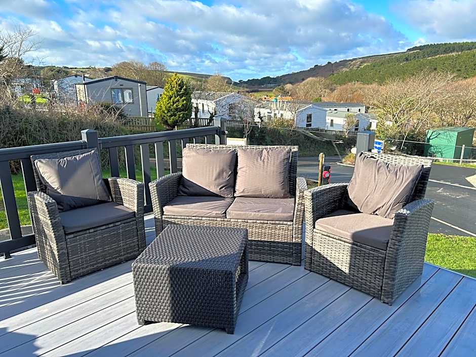 Mawgan Pads Lazy Days Lodge